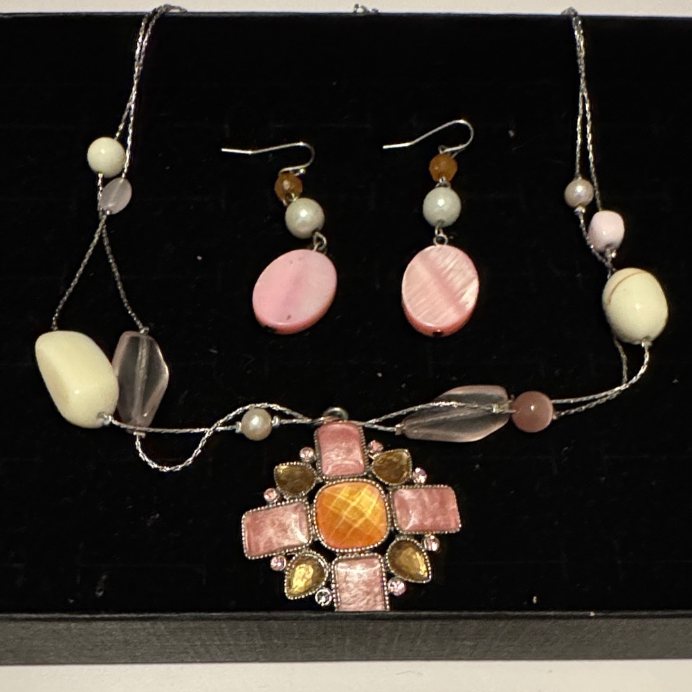 Elegant Pink and Orange Pendant Necklace Set